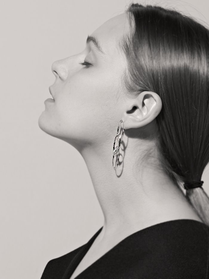 Unit silver earrings