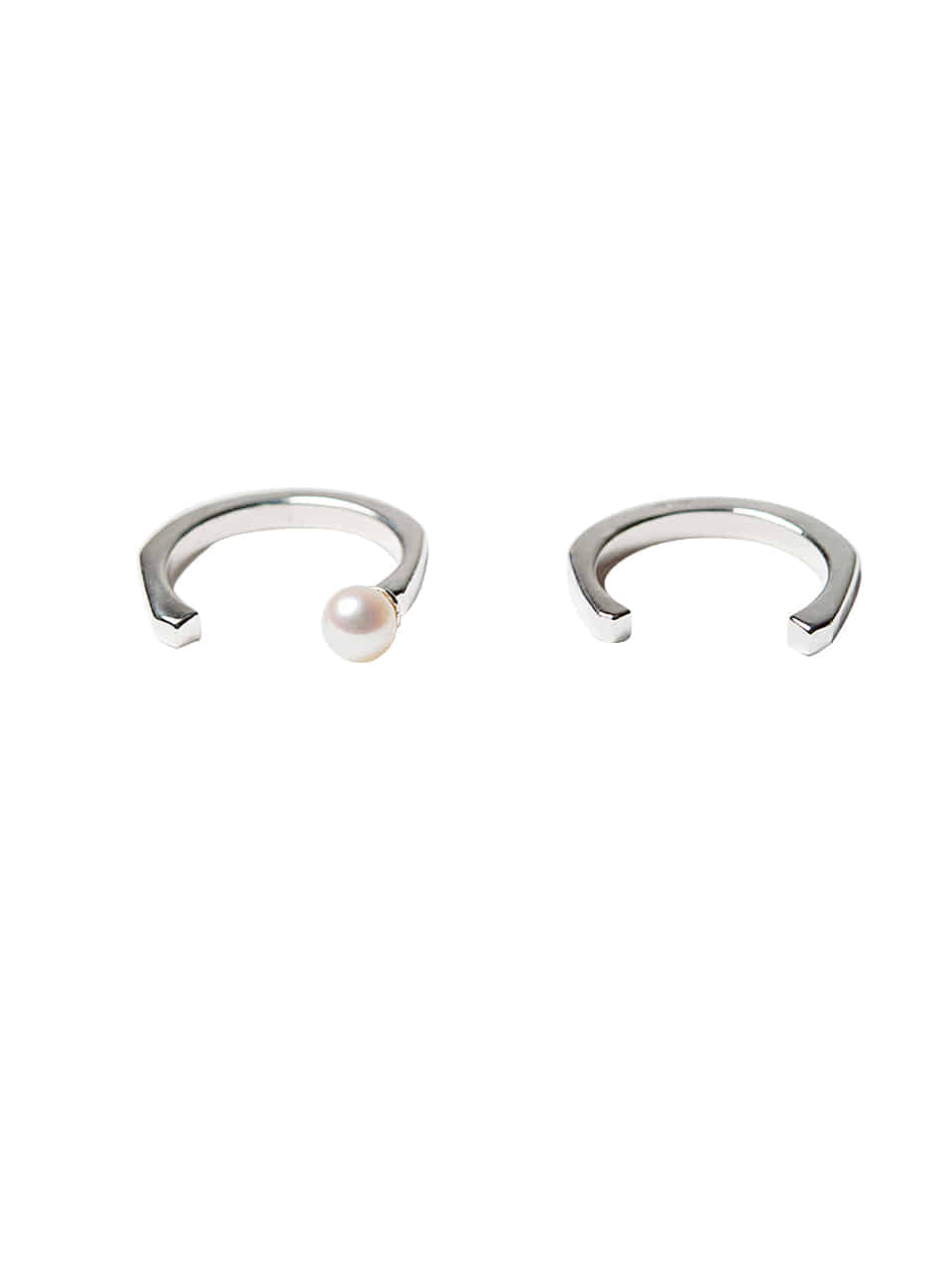 2 silver layered pearl rings set